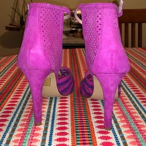 Madison By Shoedazzle Stripe Sandals